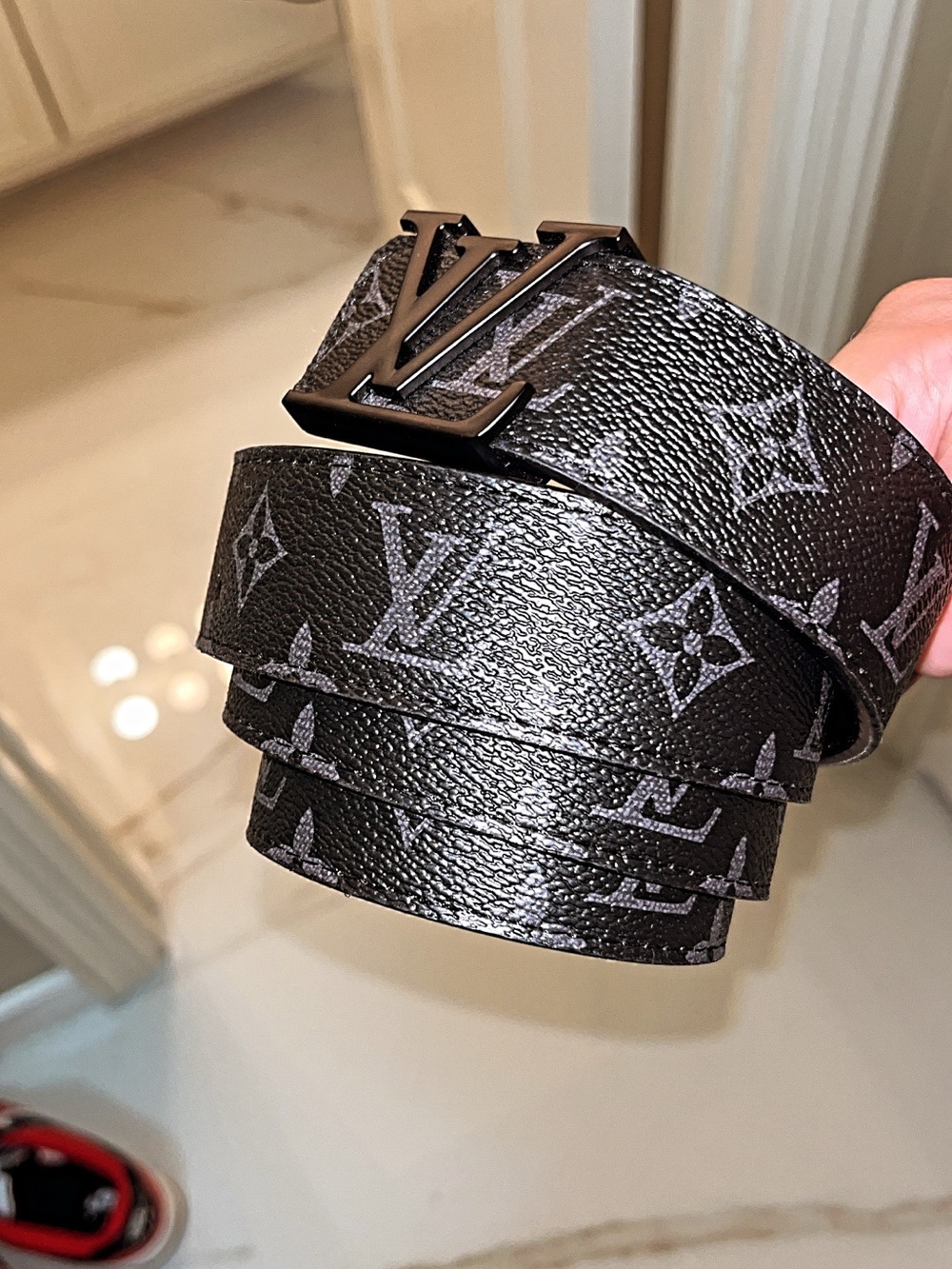 Louis Vuitton Monogram Belt in Dark Brown with Black Buckle - Picture 2 of 4